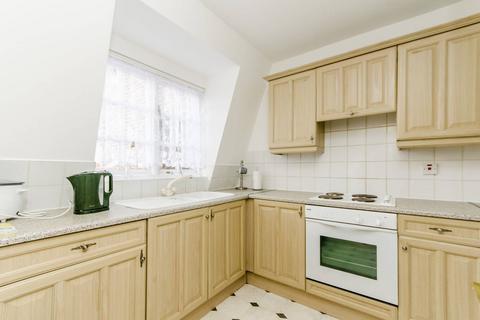 1 bedroom flat for sale, Western Avenue, Ealing, London, W5