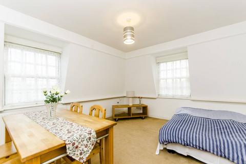 undefined, Western Avenue, Ealing, London, W5