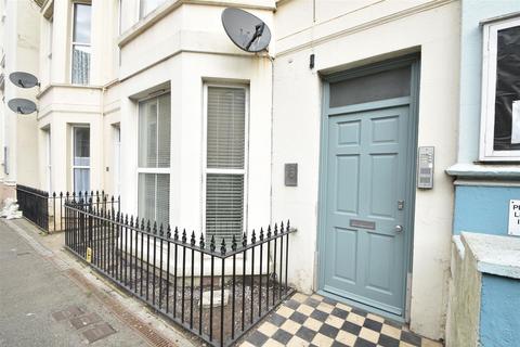 1 bedroom apartment to rent, South Terrace, Hastings
