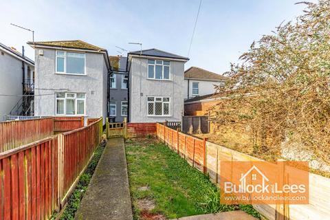 2 bedroom ground floor flat for sale, Malvern Court, Malvern Road