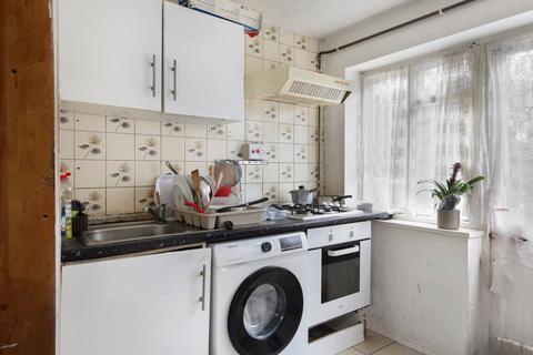 3 bedroom townhouse for sale, Brecon Close, Mitcham, CR4