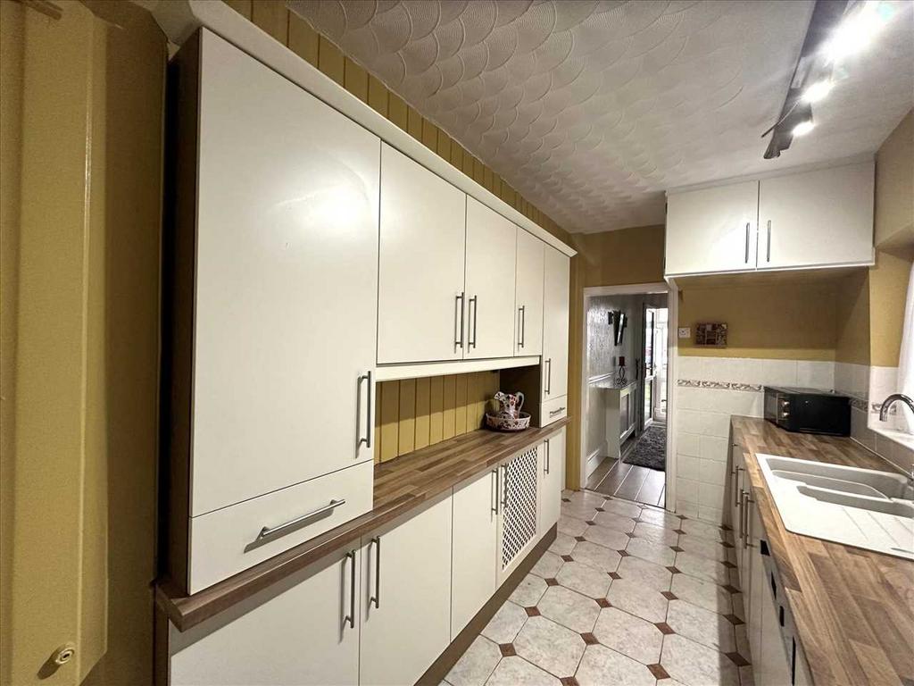 Ground floor toilet: