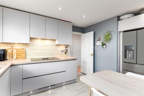 4 bedroom semi-detached house for sale, 50 Le Clos Le Breton