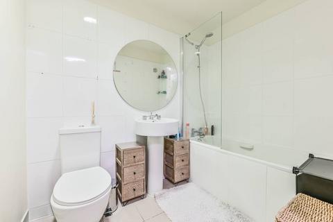 1 bedroom flat to rent, Petergate, Battersea, London, SW11