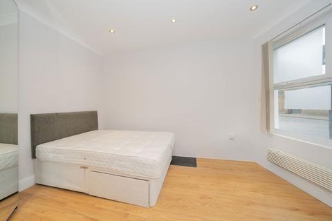 Studio to rent, Normand Road, London W14