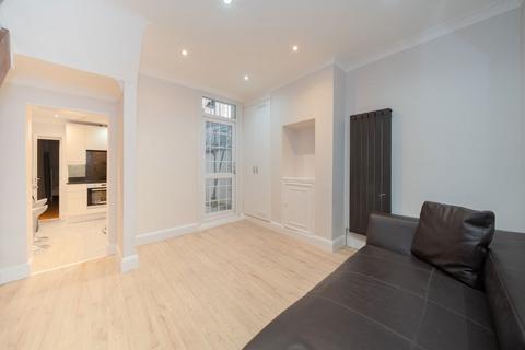 Studio to rent, Normand Road, London W14
