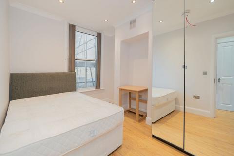 Studio to rent, Normand Road, London W14