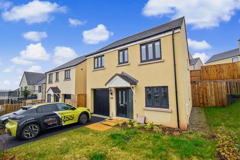 3 bedroom detached house for sale, Honeysuckle Way, Okehampton