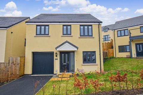 3 bedroom detached house for sale, Honeysuckle Way, Okehampton