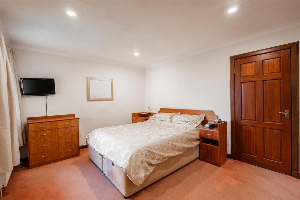Bedroom.one.jpg