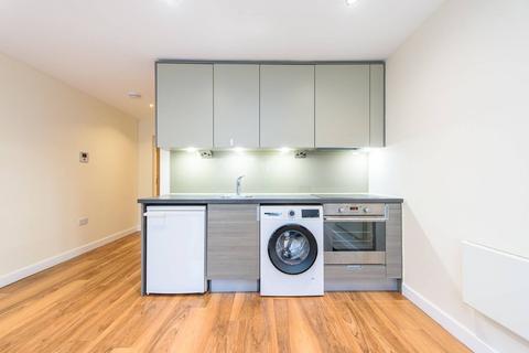 Studio to rent, Heritage Ave, Colindale, London, NW9