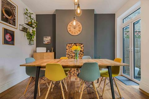 3 bedroom terraced house for sale, Saxon Road, Bromley