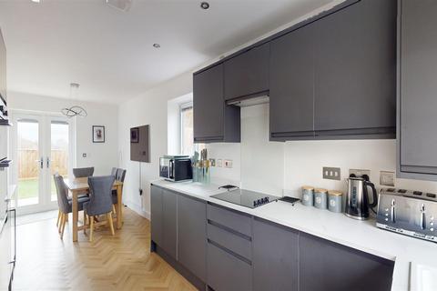 4 bedroom detached house for sale, Egerton Close, Brighouse, West Yorkshire