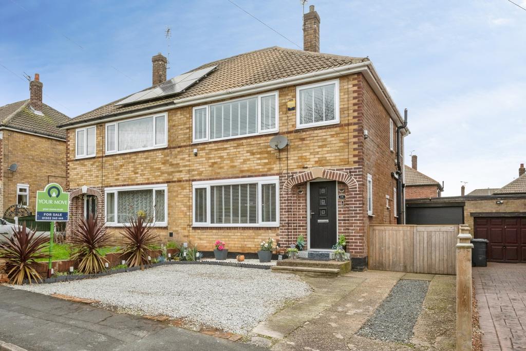 3 bedroom semi-detached house for sale