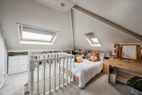 3 bedroom semi-detached house for sale, Roehampton Rise, South Yorkshire DN5