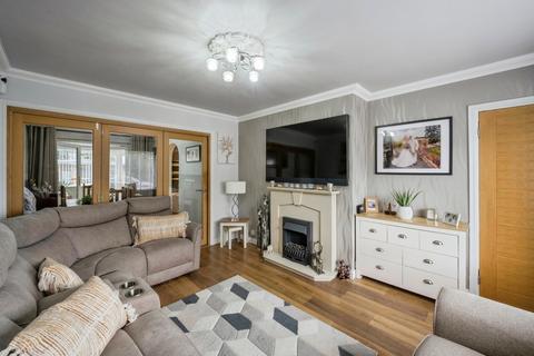 3 bedroom semi-detached house for sale, Roehampton Rise, South Yorkshire DN5