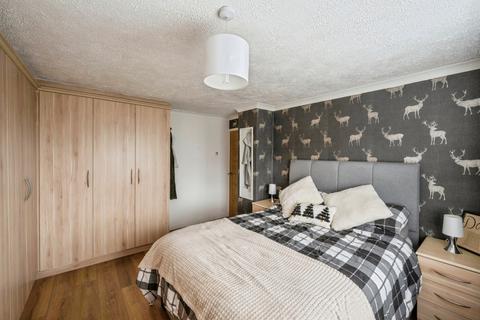 3 bedroom semi-detached house for sale, Roehampton Rise, South Yorkshire DN5