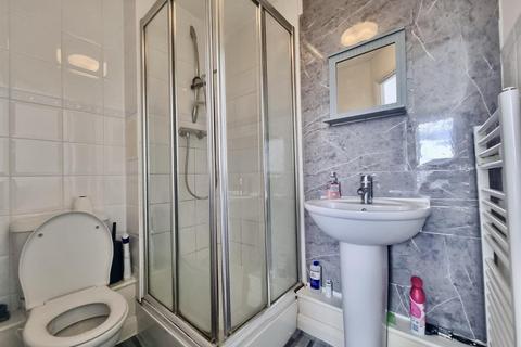 2 bedroom apartment to rent, London Road, Croydon