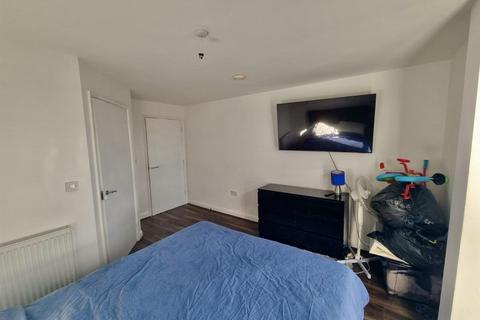2 bedroom apartment to rent, London Road, Croydon