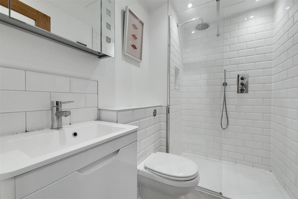3 Shower Room-0.jpg