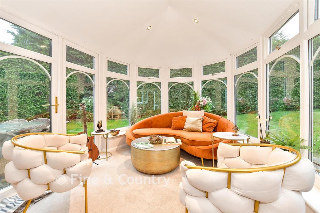 Family Room/ Conservatory