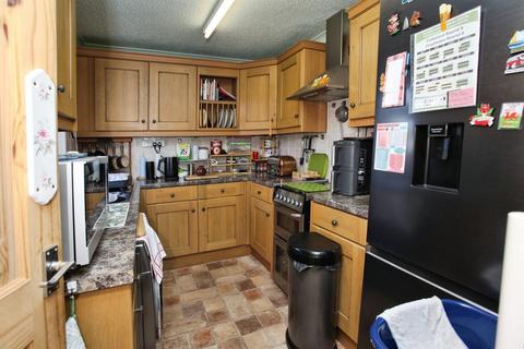 4 bedroom end of terrace house for sale, Berkeley Court, Thornhill, Cwmbran