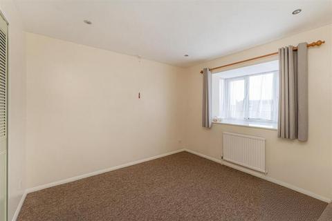 2 bedroom apartment to rent, 1a Raynton Road, Enfield EN3