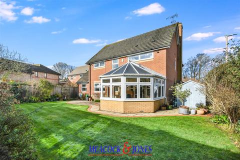 4 bedroom detached house for sale, Thaxted Green, Hutton, Brentwood