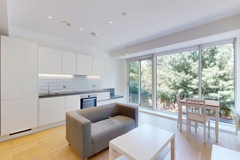 2 bedroom apartment to rent, Great West Road, London TW8