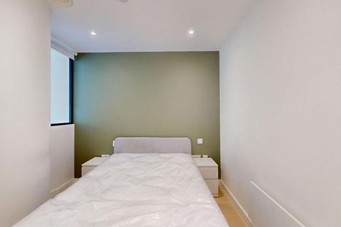 2 bedroom apartment to rent, Great West Road, London TW8