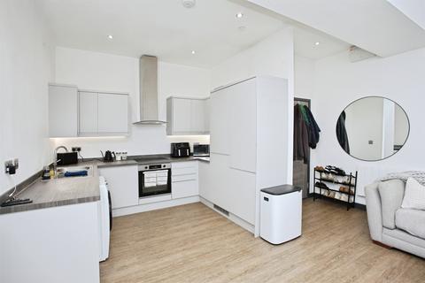 2 bedroom flat for sale, William Street, Gilfach, BARGOED