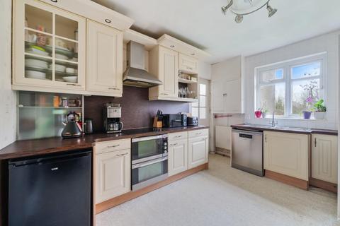 3 bedroom flat for sale, Kingston Road, Ewell