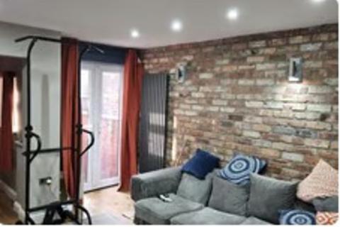 4 bedroom detached house to rent, Brailsford Road, Manchester M14