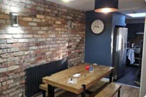 4 bedroom detached house to rent, Brailsford Road, Manchester M14