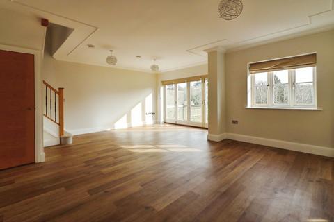 undefined, Church Street, Welwyn, AL6