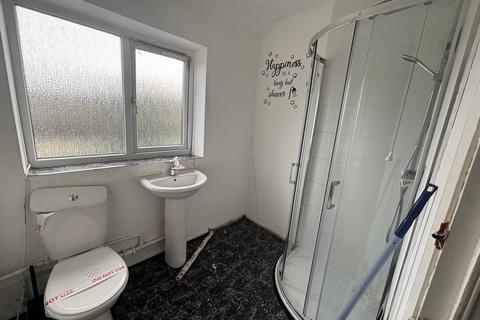 3 bedroom terraced house for sale, Brynglas Avenue, Pontllanfraith, Blackwood