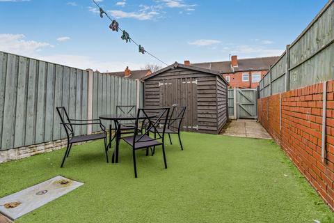 3 bedroom terraced house for sale, Manor Grove, Castleford, West Yorkshire