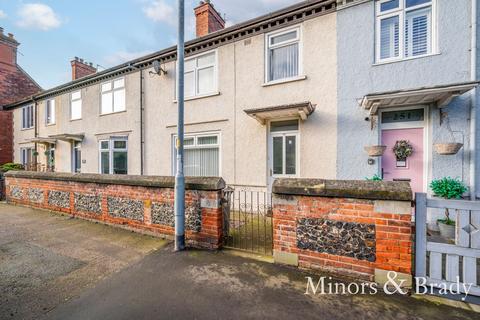 3 bedroom terraced house to rent, High Street, Gorleston, NR31