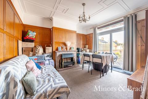 3 bedroom terraced house to rent, High Street, Gorleston, NR31