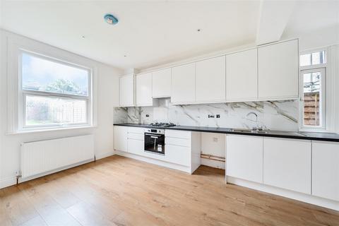 4 bedroom terraced house for sale, Pine Road, London NW2