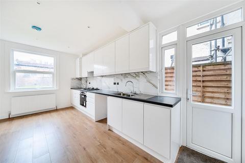 4 bedroom terraced house for sale, Pine Road, London NW2