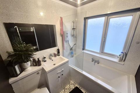 3 bedroom semi-detached house for sale, Deans Way, Coventry