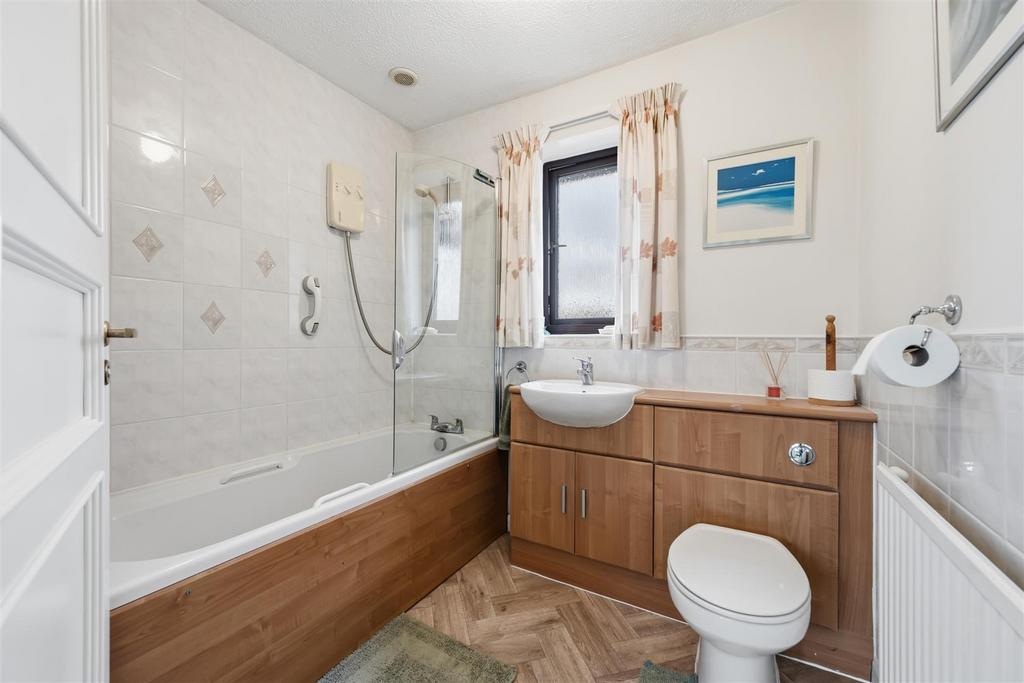 Bathroom.jpg