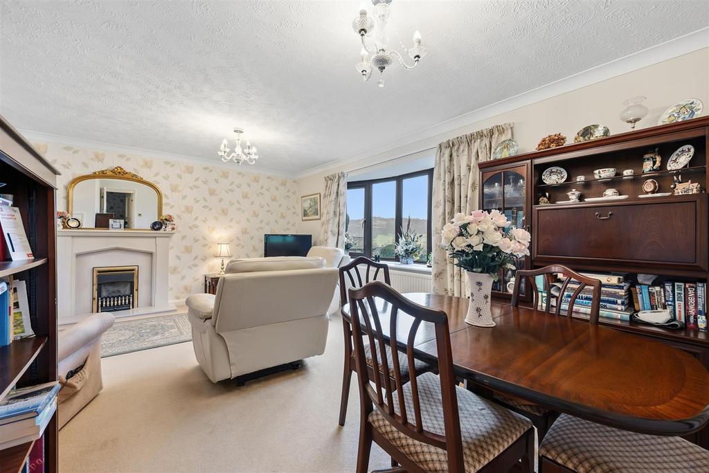 Lounge-Diner from hallway.jpg