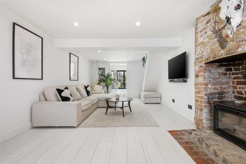 undefined, London Road, Romford RM4