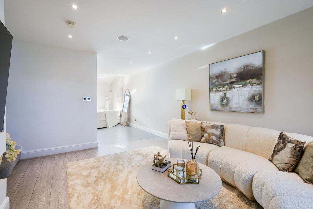 Whitegate way