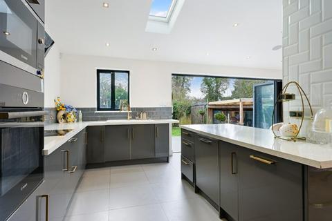 5 bedroom detached house for sale, Whitegate Way, Tadworth KT20