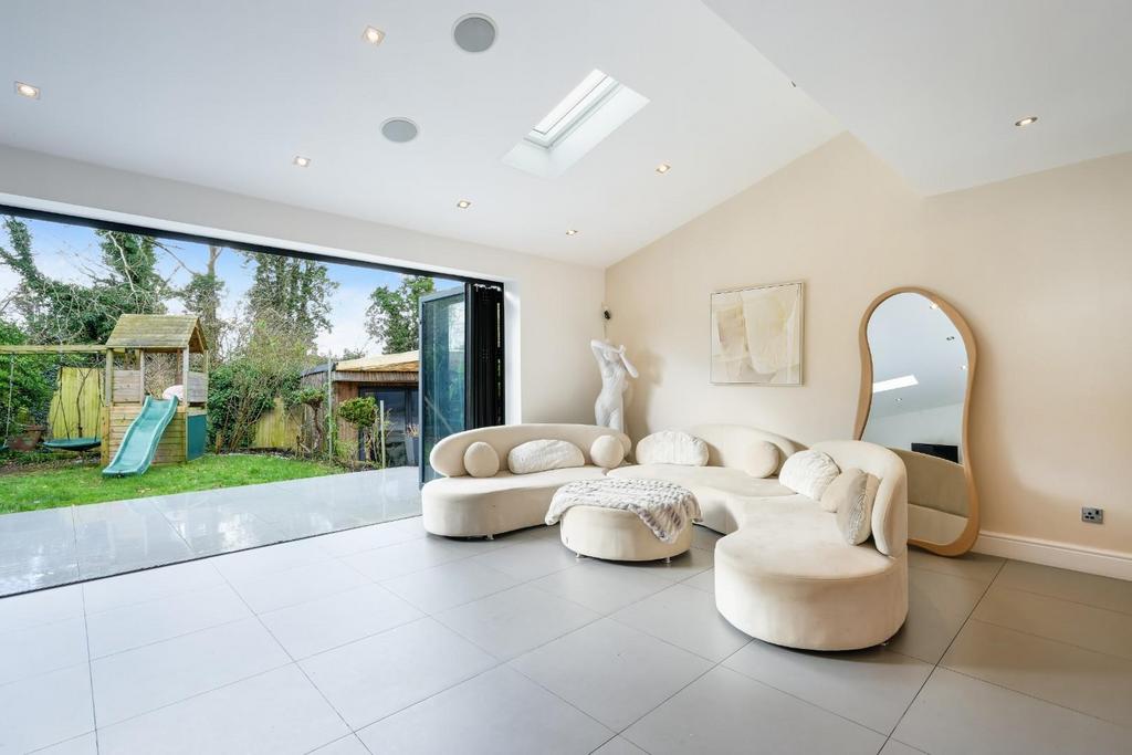 Whitegate way,