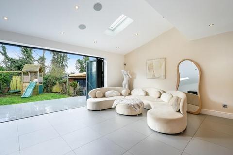 Whitegate Way, Tadworth KT20