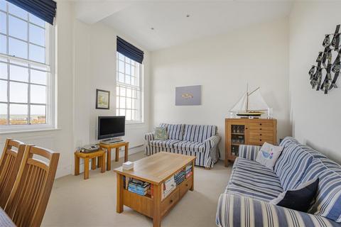 2 bedroom flat for sale, College Road, Seaford